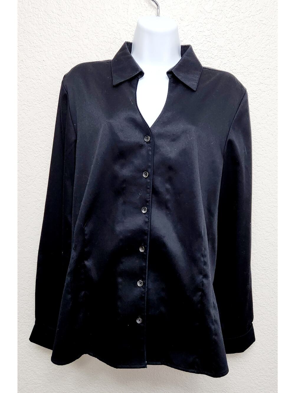 Coldwater Creek Black V Neck Button Up Long Sleeves Top Large Lightweight Soft